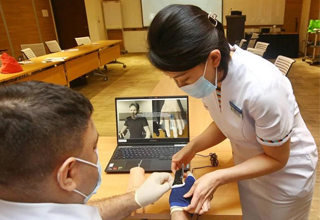 中央医院借游戏加强培训 护士与虚拟病患互动 静脉插管练习效果佳